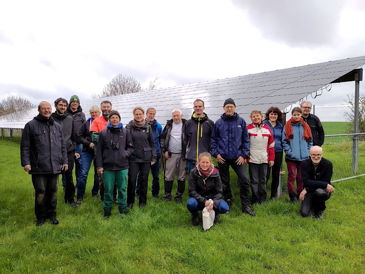 Gelungener Arbeitseinsatz im Bürger-Solarpark